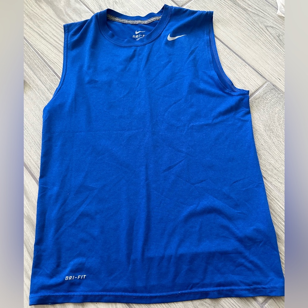 Nike men’s cutoff